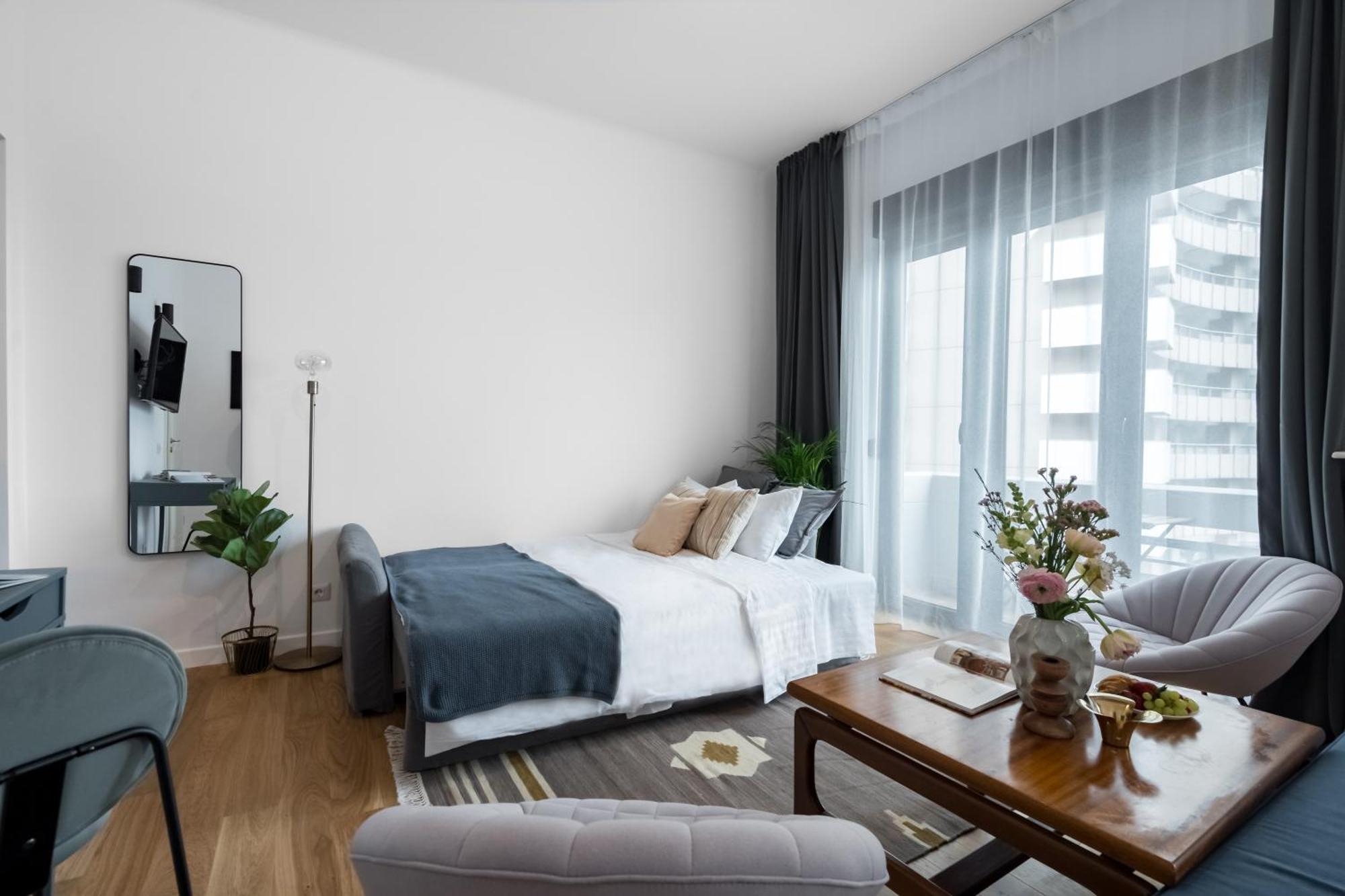Intercontinental Luxury Apartment *